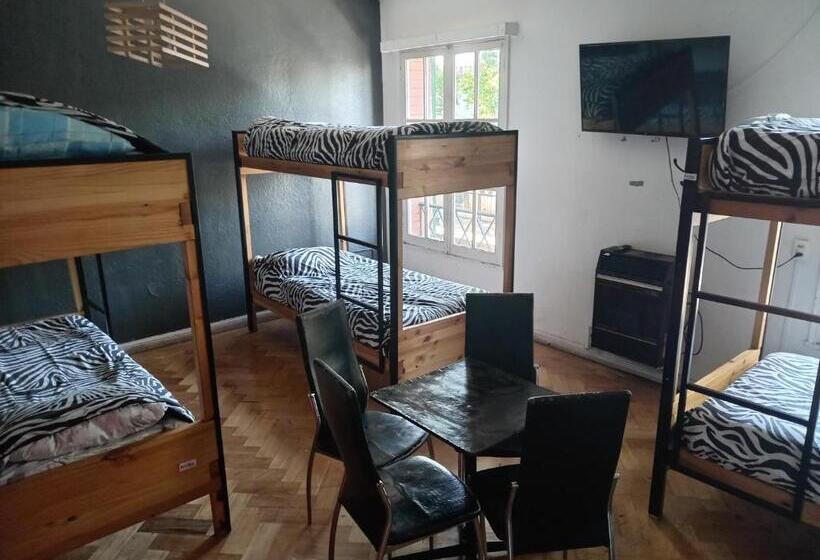 חדר משפחתי, Hostal Salvador