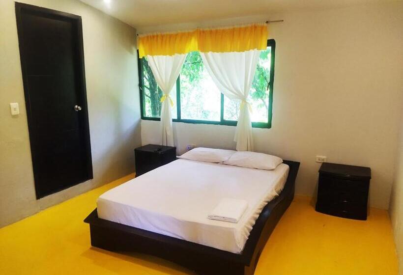 Номер Deluxe, Amalaya Hostel
