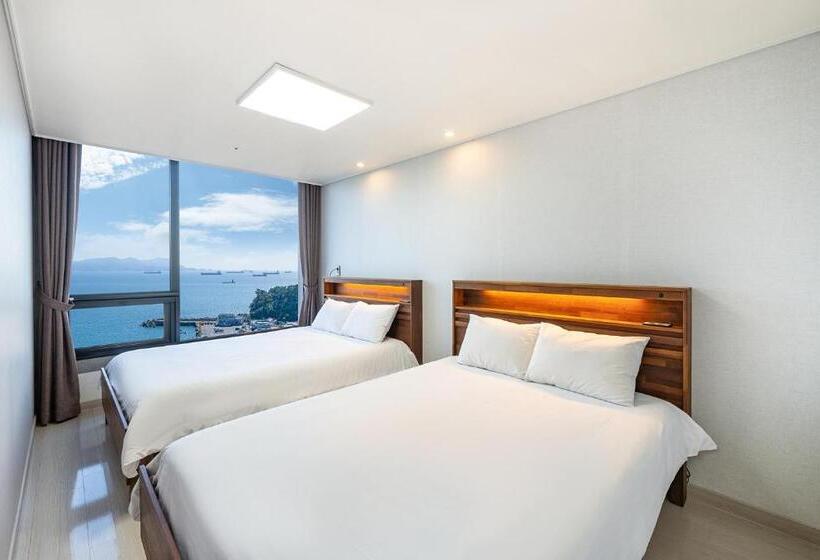 اتاق خانوادگی با چشم‌انداز دریا, Le Paradis Ocen View Spa Pension