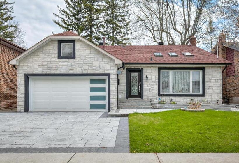 带3个卧室的套间, Luxury Villas In Ajax And Scarborough