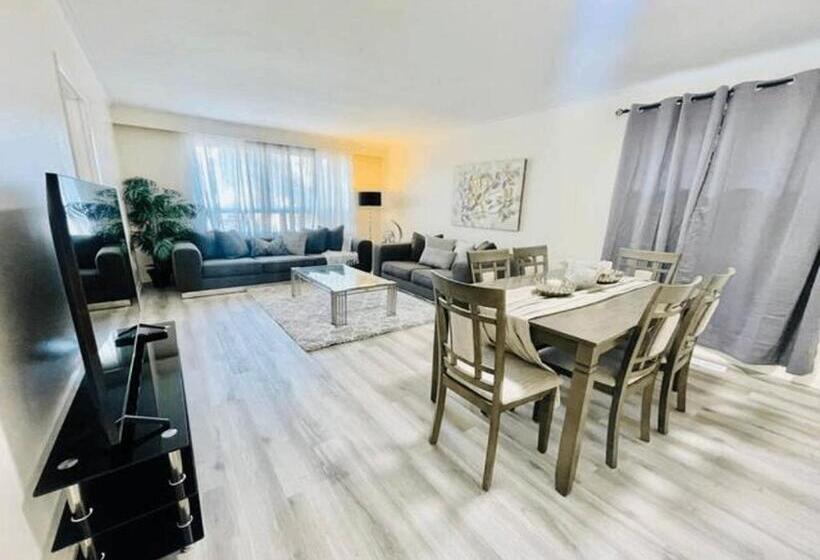 高级套房, Luxury Villas In Ajax And Scarborough