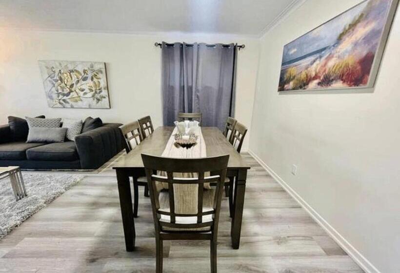 سوییت سوپریور, Luxury Villas In Ajax And Scarborough