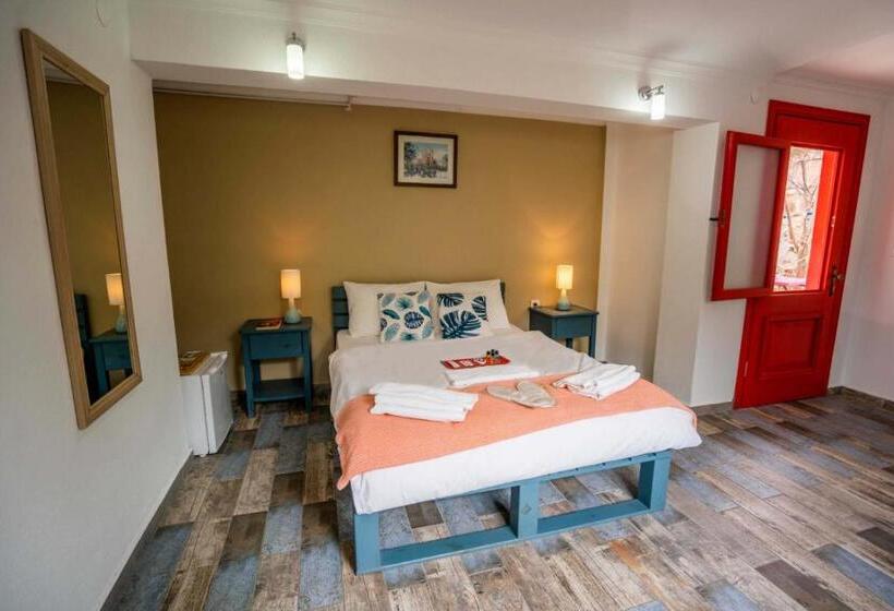 Номер Стандарт Вид на Сад, Cunda Ada Kızı Otel