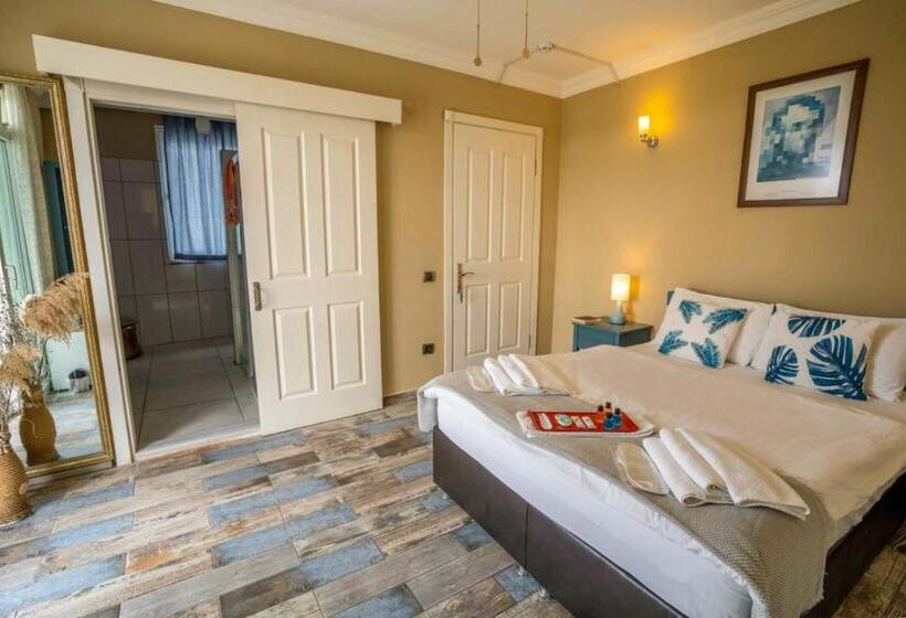 Номер Стандарт Вид на Море, Cunda Ada Kızı Otel
