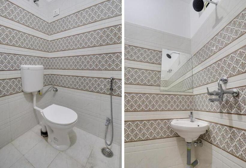 اتاق کلاسیک سه تخته, Collection O Aatithya Inn