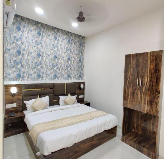 Номер Стандарт Трехместный, Gs Amritsar 200 Mtr From Golden Temple