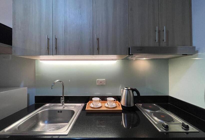 4인용 스탠다드 룸, Homefort At Shore 2 Residences