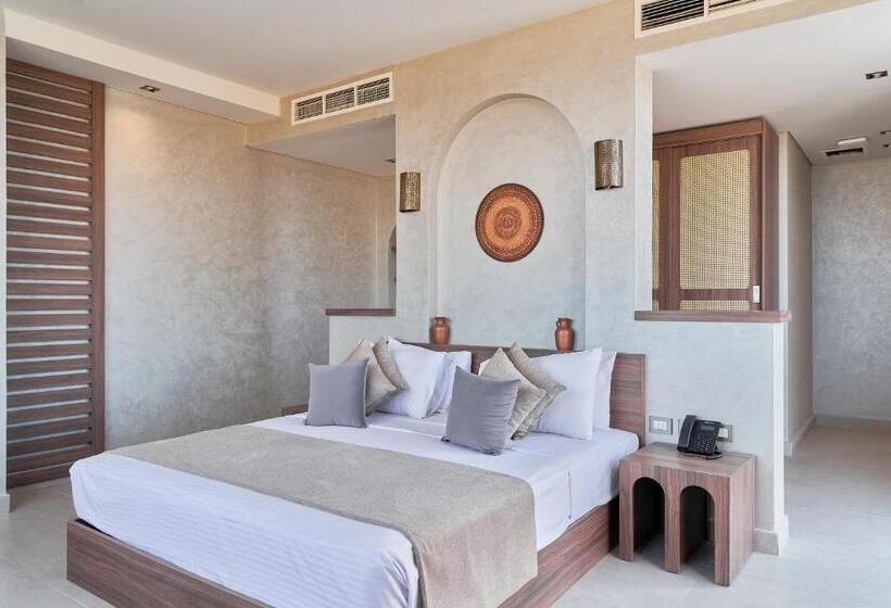 Standard swim-up room, True Beach Resort