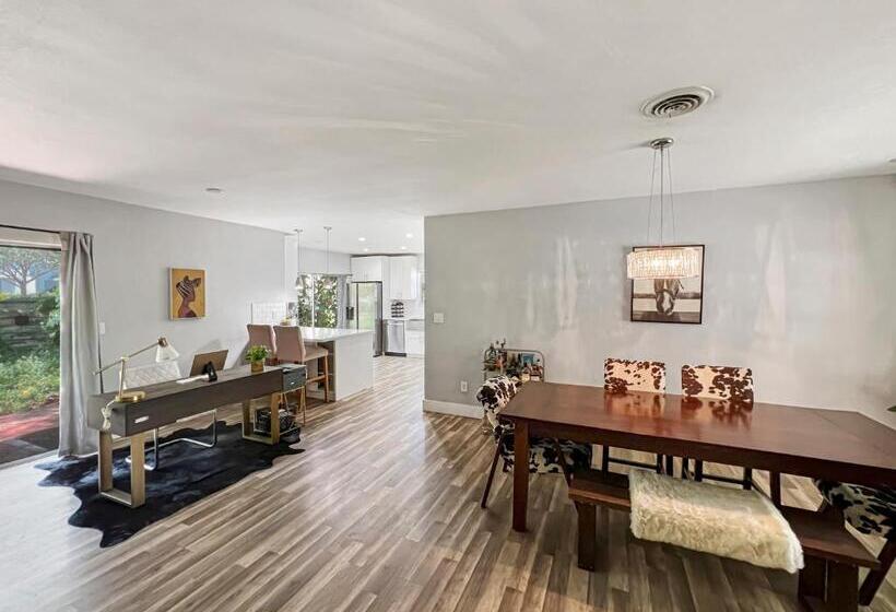 חדר משפחתי, Miami Residential