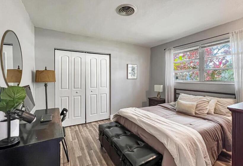 חדר סטנדרט חדר אמבטיה משותף, Miami Residential