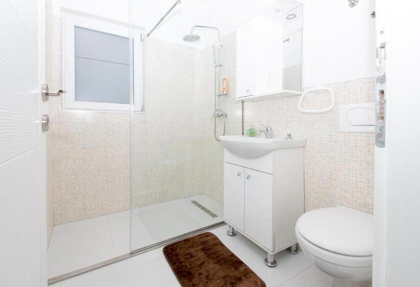 דירה בת חדר שינה 1 עם מרפסת, Hazam Apartmani