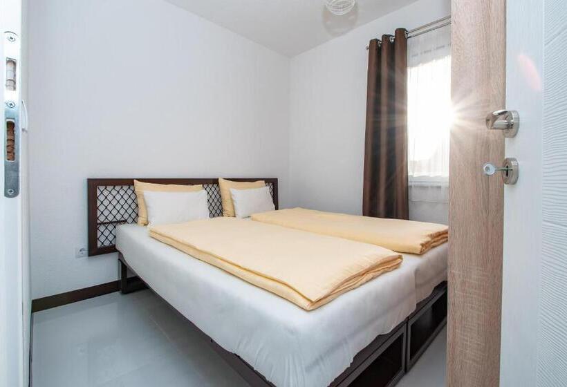 דירה בת חדר שינה 1 עם מרפסת, Hazam Apartmani