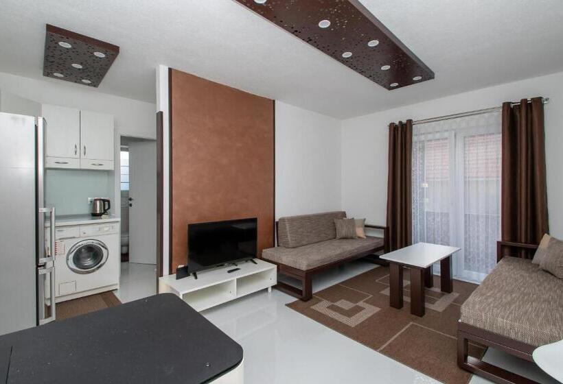 דירה בת חדר שינה 1 עם מרפסת, Hazam Apartmani