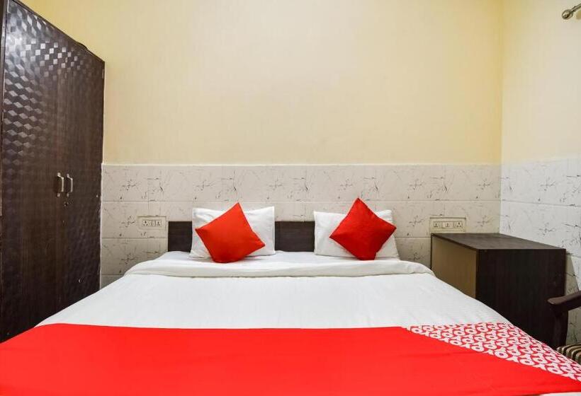 트리플 클래식 룸, Oyo Anjani Mahal Guest House