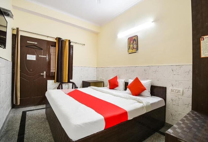 트리플 클래식 룸, Oyo Anjani Mahal Guest House