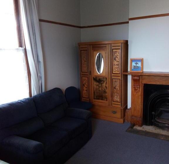 Номер Economy, Ballymena House
