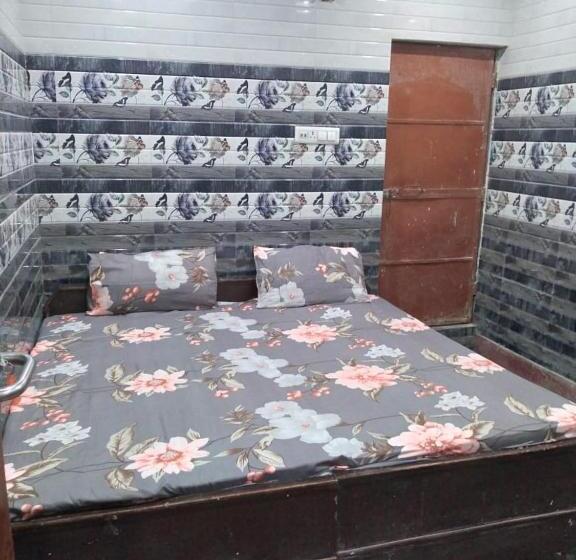 Номер Economy, Radha Krishna Guest House