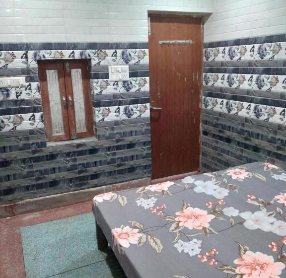 Номер Economy, Radha Krishna Guest House