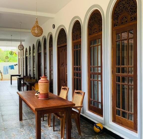 اتاق لوکس یک تخته, Lucky Guest