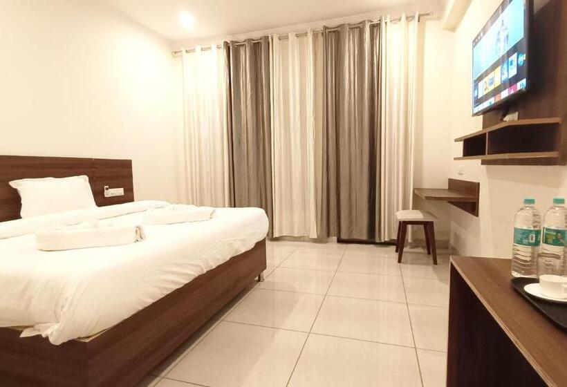스탠다드 룸 킹사이즈 침대, Tapovanam Rishikesh