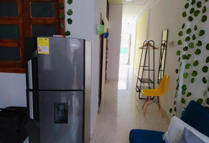 Апартаменты 1 Спальня, Habitacion Privada En Jardin Cerca Al Parque