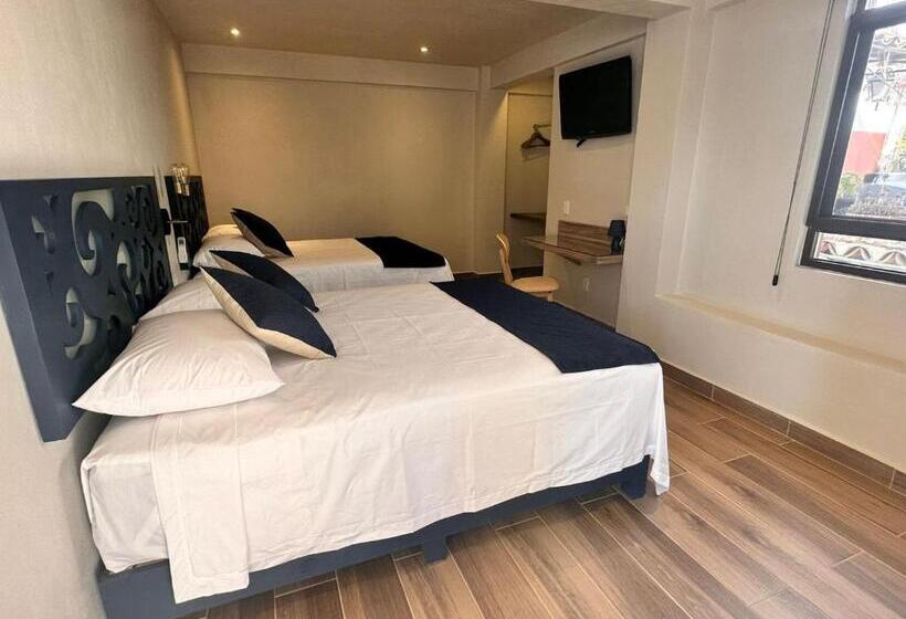 デラックスルーム, Centrico House