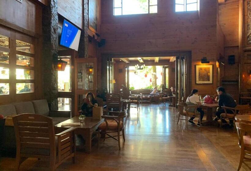 חדר סטנדרט נוף לגינה, The Manor Hotel Baguio Private Unit Superior Room With A Great View