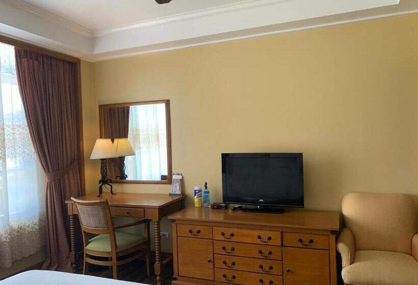 חדר סטנדרט נוף לגינה, The Manor Hotel Baguio Private Unit Superior Room With A Great View