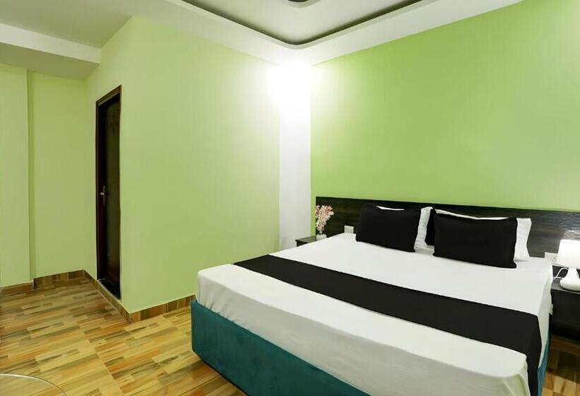 חדר אקונומי, Raisi Residency