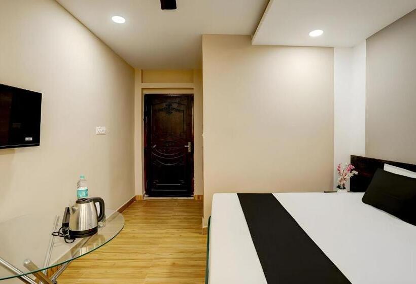 اتاق لوکس, Raisi Residency