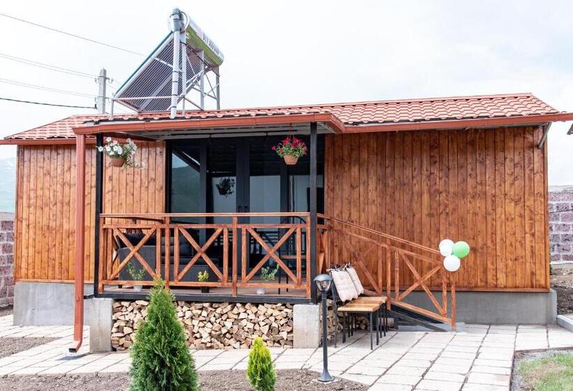 Номер Стандарт Вид на Горы, Aparan Guest House