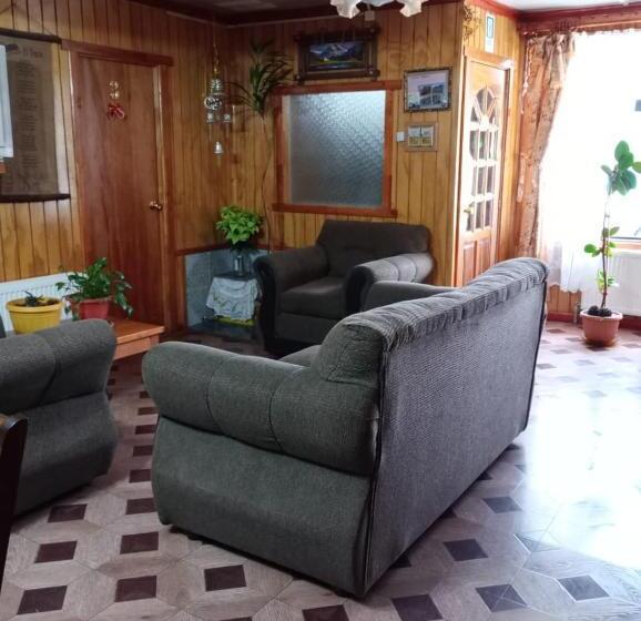 四人标准间, Hostal Josmar Natales