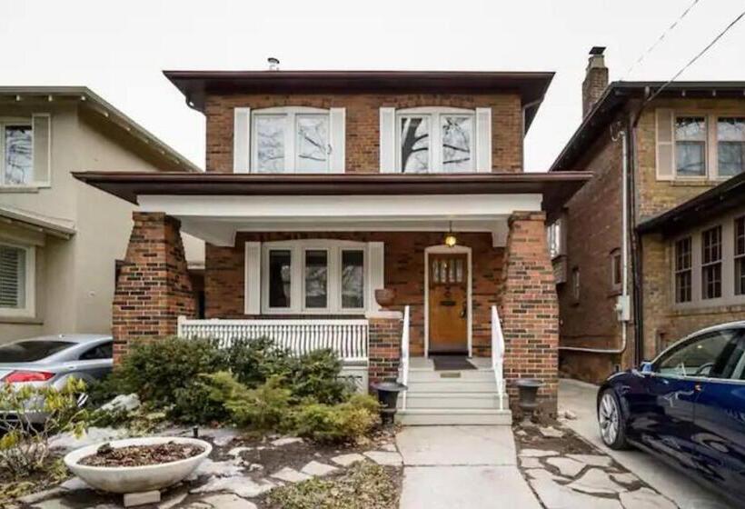 חדר דלוקס, Double Bedroom On Up Or 3 Bedrooms In Basement Near Eglinton Subway Station