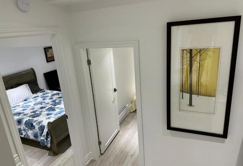 סוויטה משפחתית, Double Bedroom On Up Or 3 Bedrooms In Basement Near Eglinton Subway Station