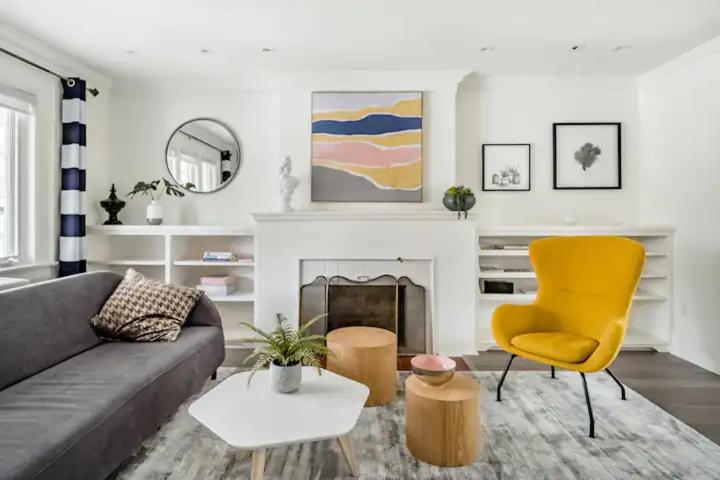 חדר סטנדרט, Double Bedroom On Up Or 3 Bedrooms In Basement Near Eglinton Subway Station