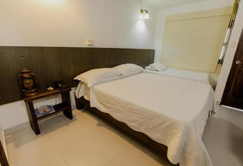اتاق استاندارد سه نفره, Rancho Regis