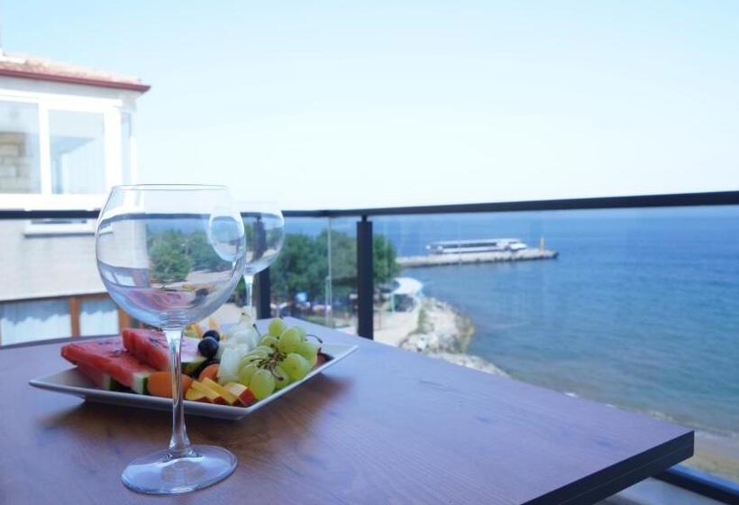 Номер Стандарт Вид на Море, The Lavington