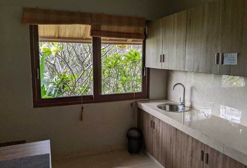 اتاق استاندارد با چشم‌انداز استخر, Puri Sabina Bed & Breakfast