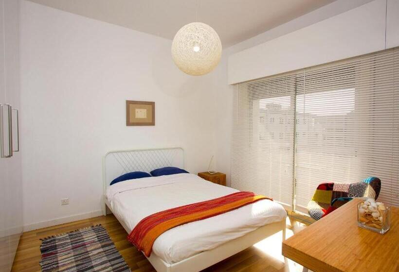 带1个卧室的带阳台的公寓, Seabreeze City Center Flat By Trulycyprus