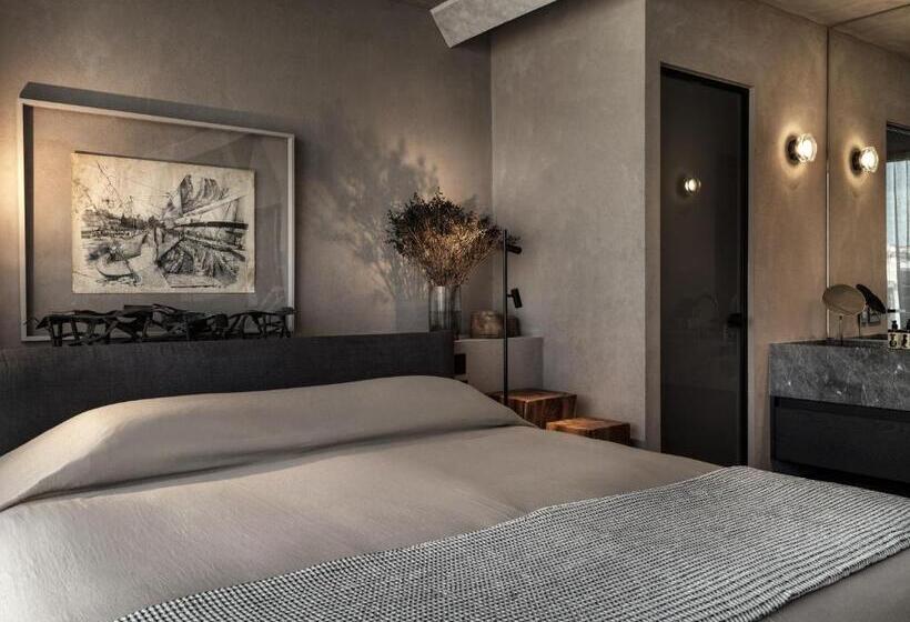 Люкс Премиум, Monastik Living In Athina