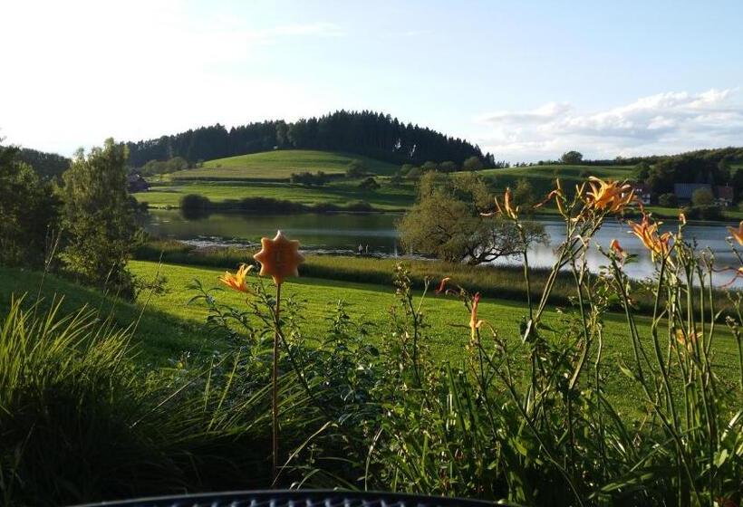 1 Bedroom Apartment Lake View, Gästehaus Am Muttelsee