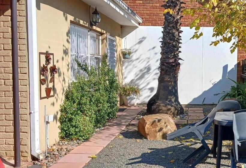 Семейный Номер, The Flower Guest House