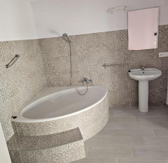 带阳台的豪华间, Pompeya Merida Suite