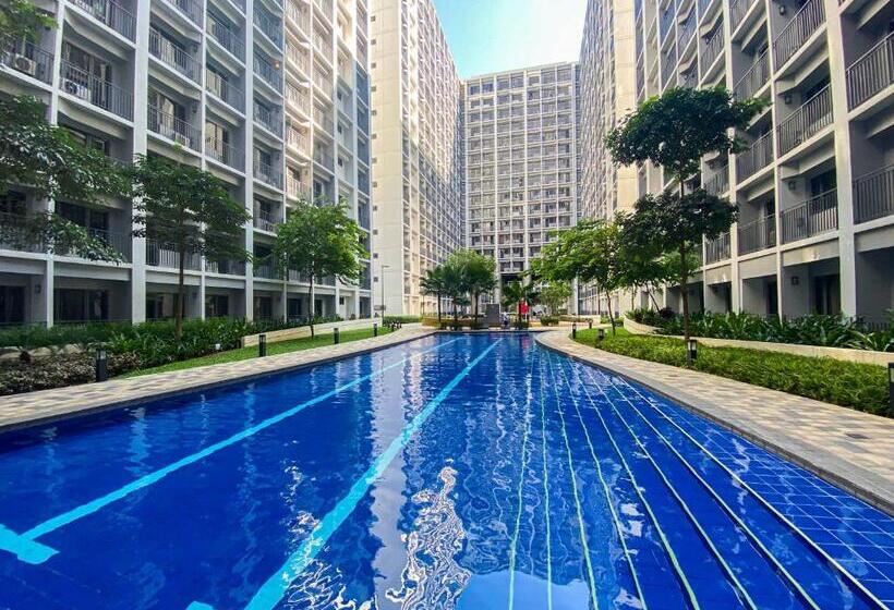 Студио Стандарт Вид на Бассейн, Homefort At S Residences