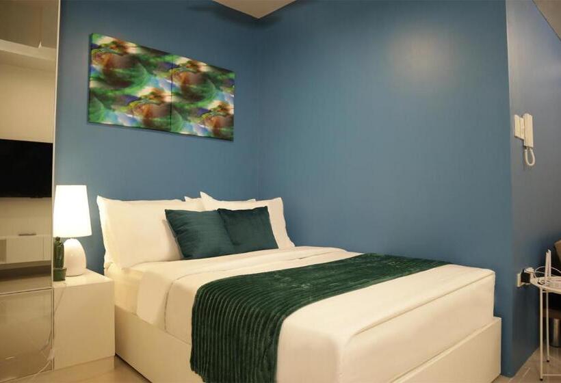 Студио Стандарт Вид на Бассейн, Homefort At S Residences