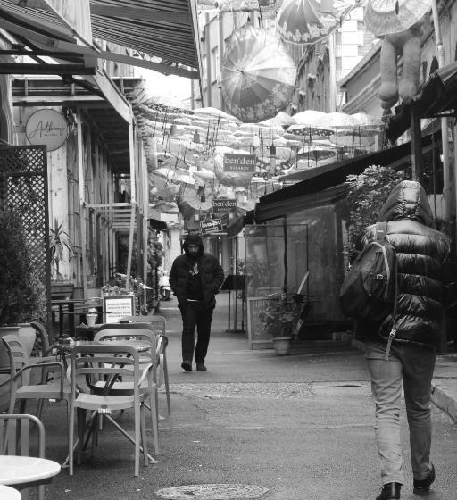 اتاق استاندارد سه نفره, Ambar