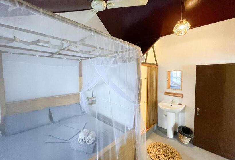 Номер Стандарт Вид на Море, Just Another Guesthouse