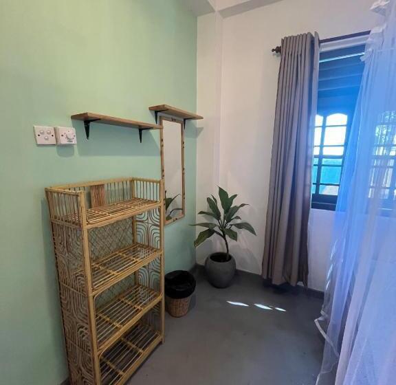 Номер Стандарт Вид на Сад, Just Another Guesthouse