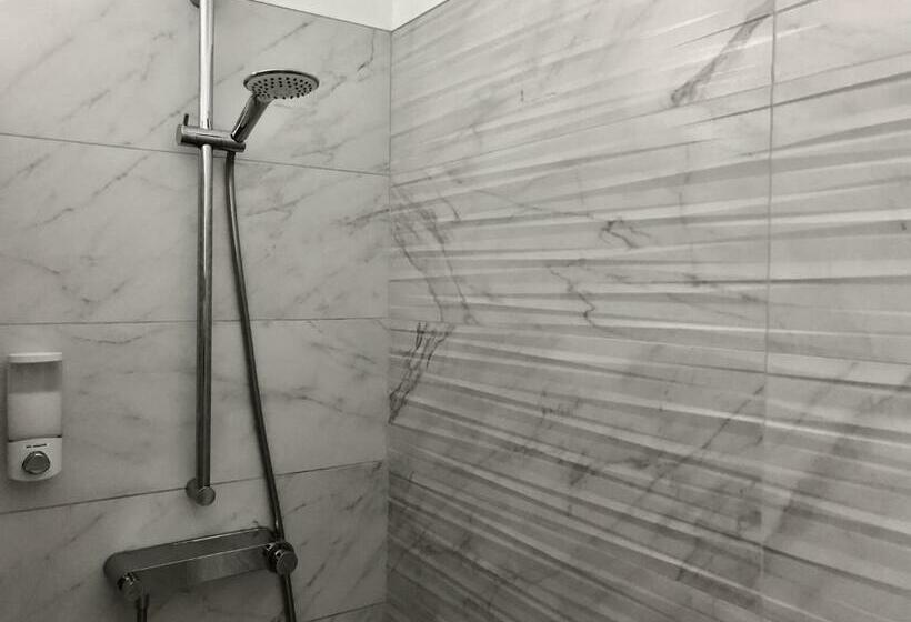 Номер Комфорт, Hôtelya   Lille Villeneuve D Ascq