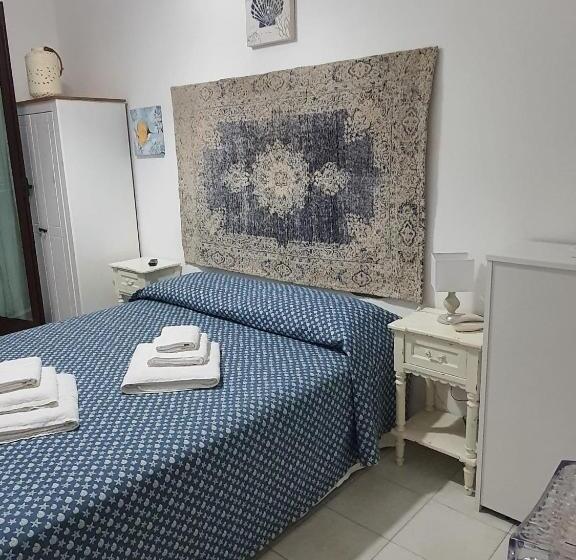 اتاق لوکس با چشم‌انداز باغ, La Battigia B&b
